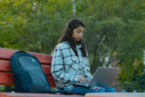 Top 5 Mistakes Beginners Make in Freelancing and How to Avoid Them