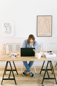 Freelancing vs 9-to-5 jobs: Which One is Better for You?